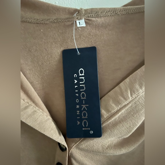NWT • Hooded Top - Light Chestnut. Size L - Picture 11 of 12